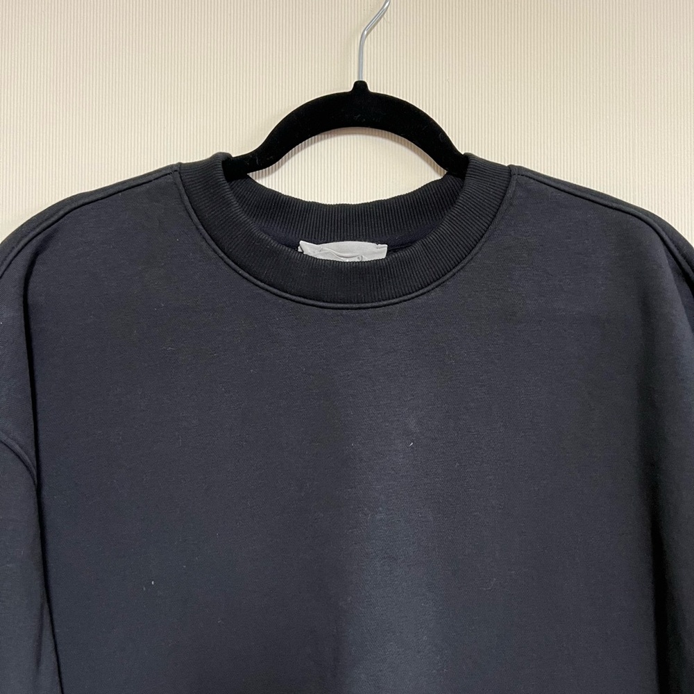 Everlane Women’s Crewneck Sweatshirt in Black